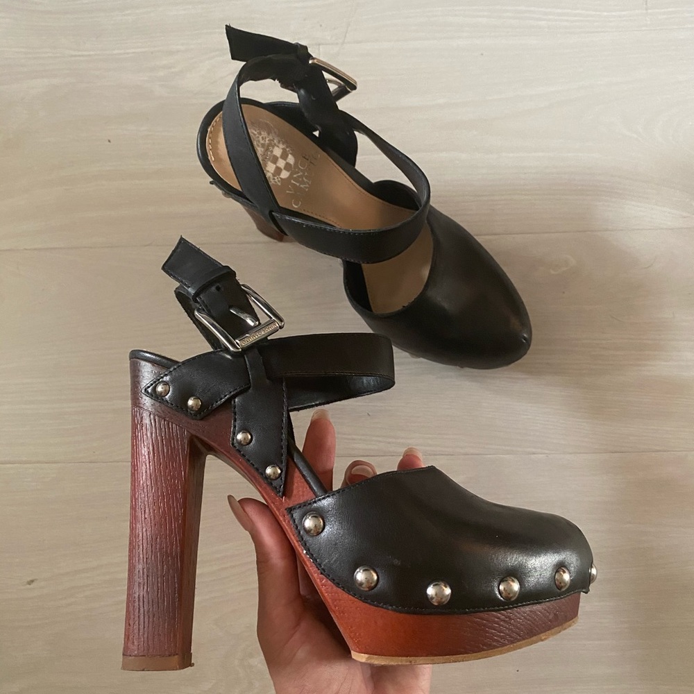 VINCE CAMUTO Studded leather platform, size 6.5